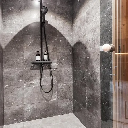 Levin Lyhty Bella B5 By Hilla * Levi